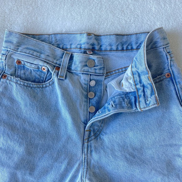 LEVI’s Light Blue Ripped Boyfriend Jeans - Picture 3 of 3